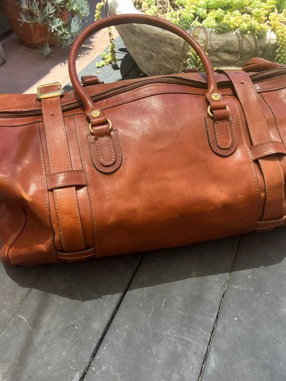 Valentina Italian Leather Duffle Bag with Original card, lock & keys *Vintage*